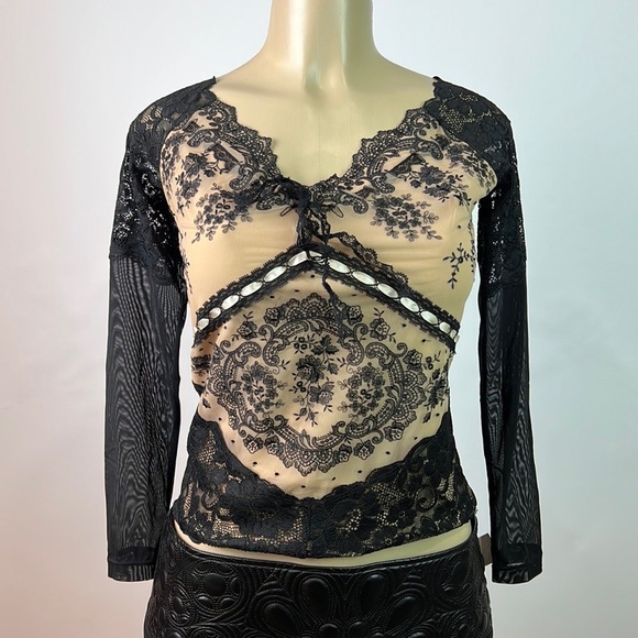 A New York City boutique CLOSED. - Picture 3 of 4